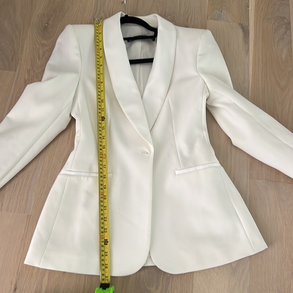 Zara white tuxedo blazer in like new condition - Picture 10 of 14
